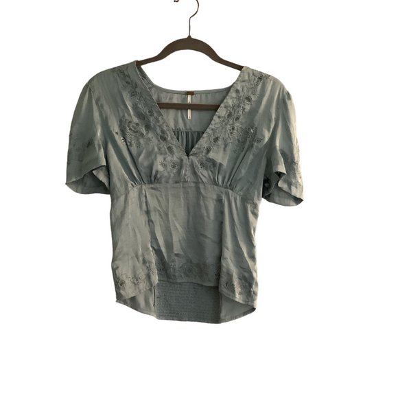 Vintage FREE PEOPLE Light Green Lace V-Neck  Embroidered Blouse-SIze Small - Picture 2 of 10